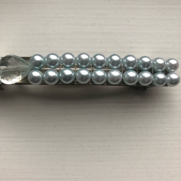 Vintage baby blue pearl bead hair clip / barrette - Picture 3 of 8